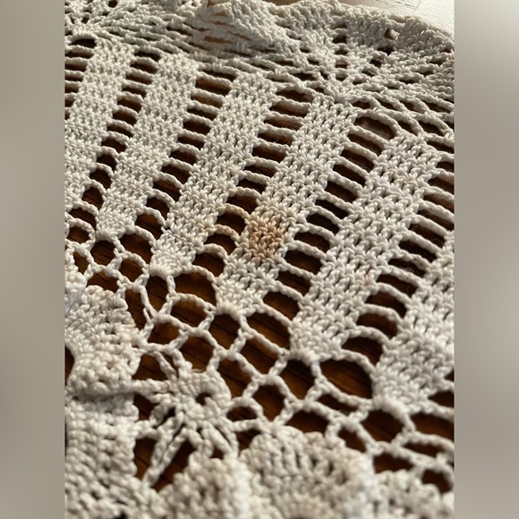 🧶 Hand Crochet Doily (Oval) - Picture 3 of 10